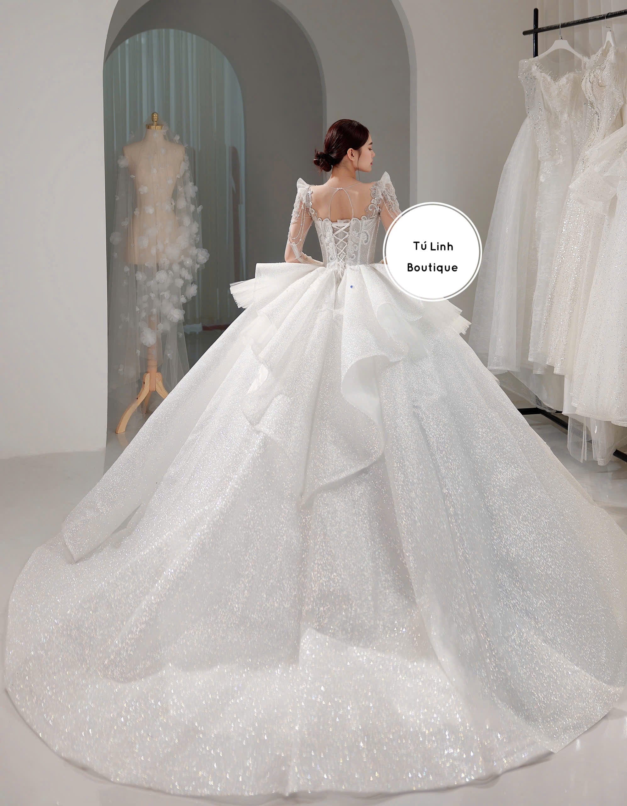 Tu Linh Boutique áo cưới Áo Cưới Cổ V tay Dài