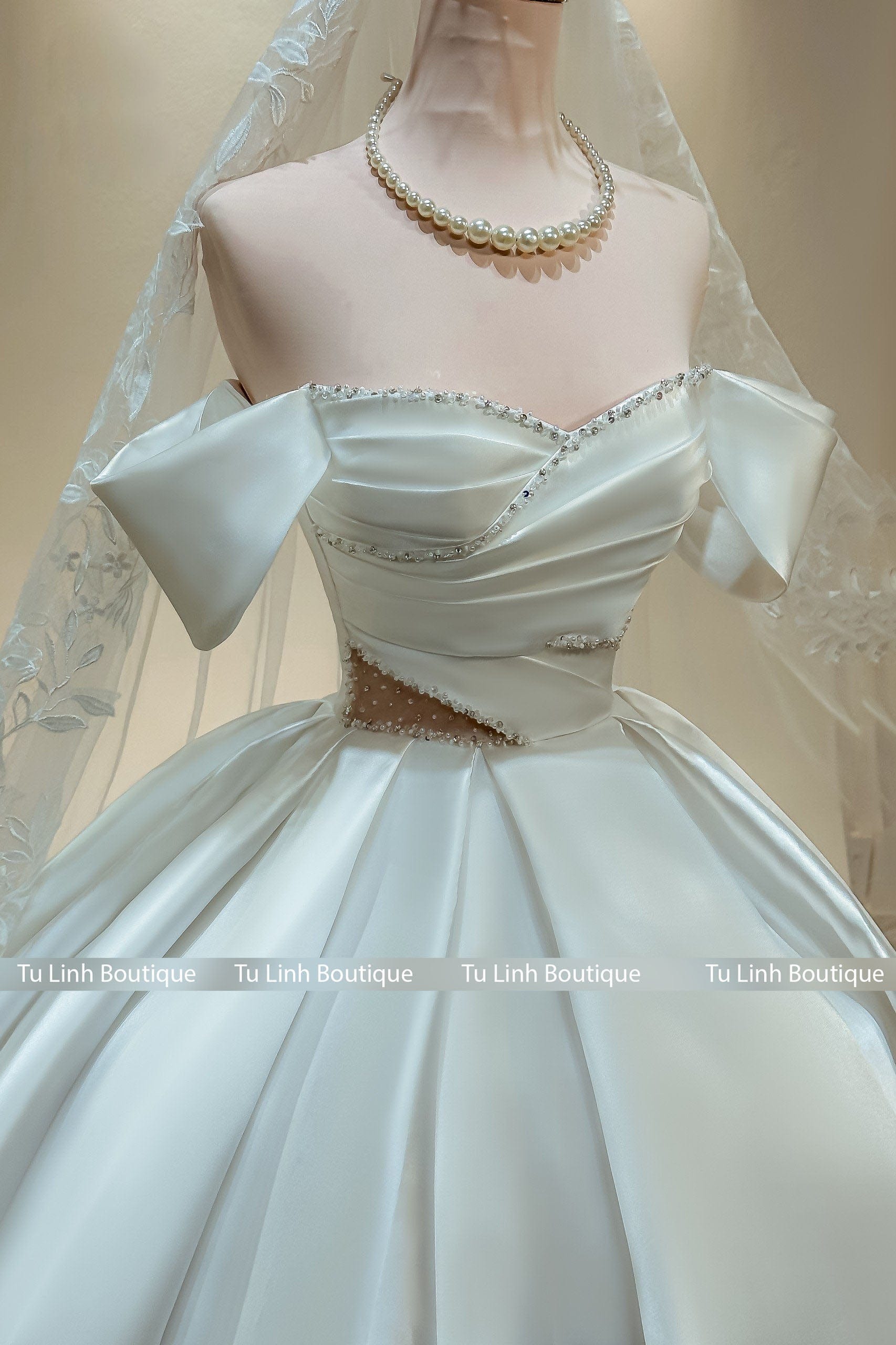 Tu Linh Boutique áo cưới Áo Cưới Tay phồng Đơn Giản