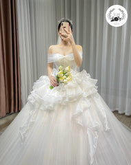 Tu Linh Boutique Áo Cưới Công Chúa Vai Ngang