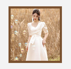 Tu Linh Boutique áo cưới Váy Cưới Đi Bàn Đơn Giản Juhi