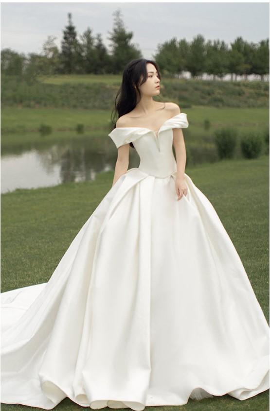 Tú Linh Boutique áo cưới Váy Cưới Minimalist Dulcie