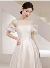 Tu Linh Boutique áo cưới Váy Cưới Trắng Đơn Giản Josie