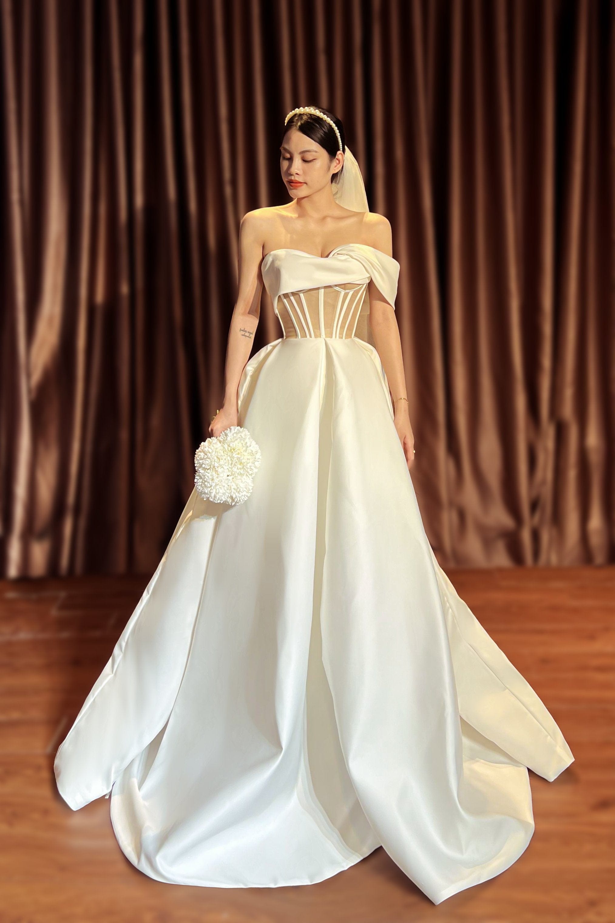 Tu Linh Boutique ao cuoi Váy cưới Chữ A Sophie