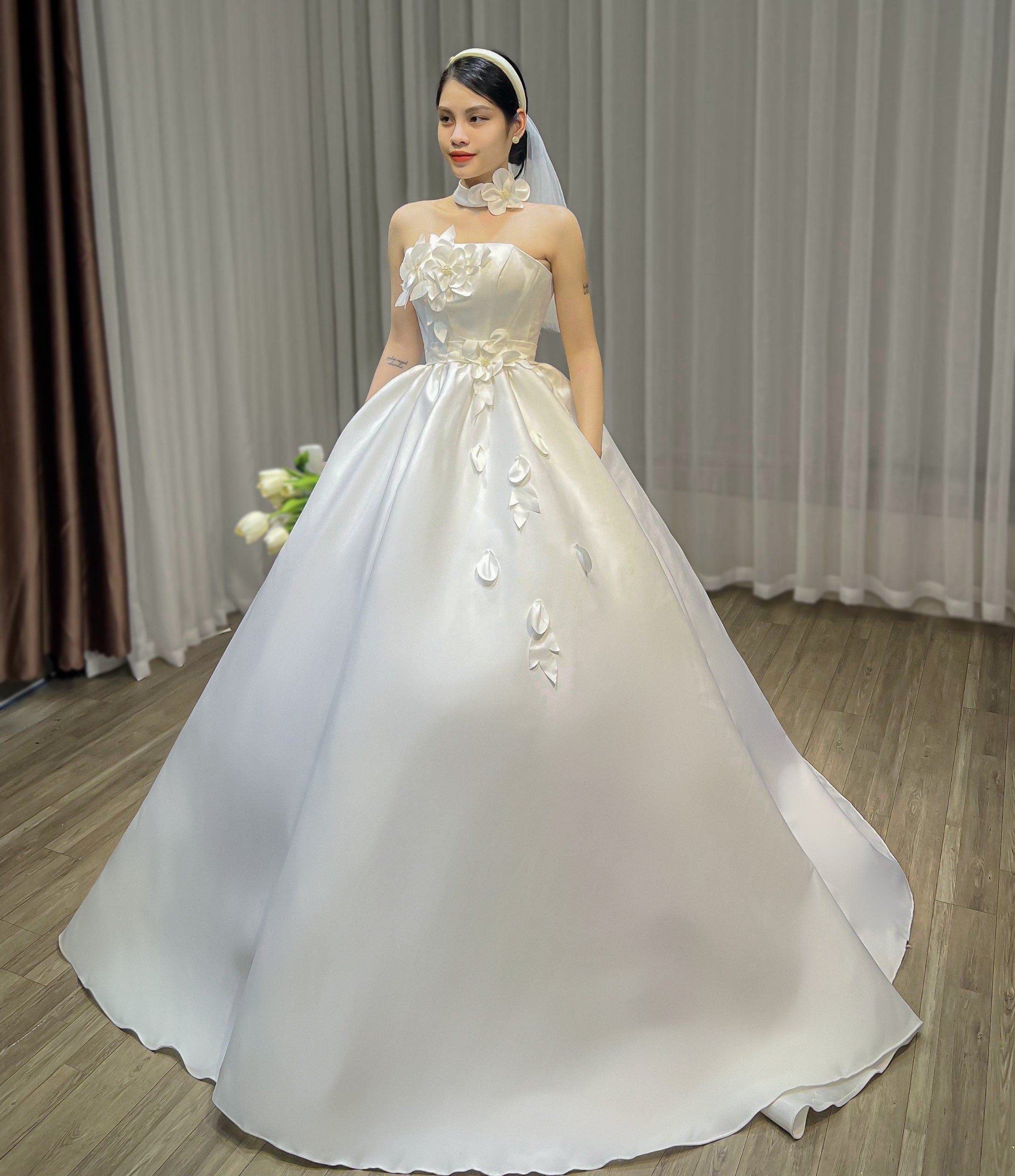 Tu Linh Boutique Váy Cưới Công Chúa Lucasta