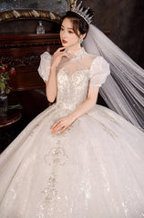 Tu Linh Boutique Váy Cưới Vai Ngang Kết Hoa Văn Thủ Công