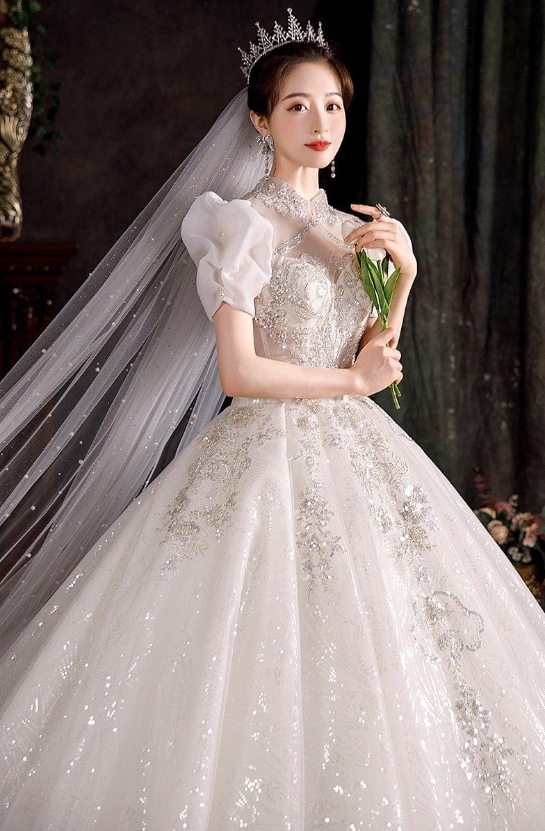 Tu Linh Boutique Váy Cưới Vai Ngang Kết Hoa Văn Thủ Công