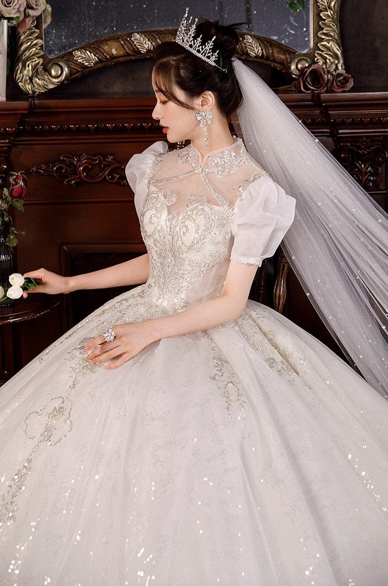 Tu Linh Boutique Váy Cưới Vai Ngang Kết Hoa Văn Thủ Công