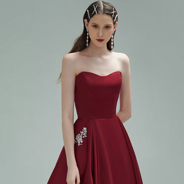 10 Thiết kế áo cưới màu đỏ táo bạo