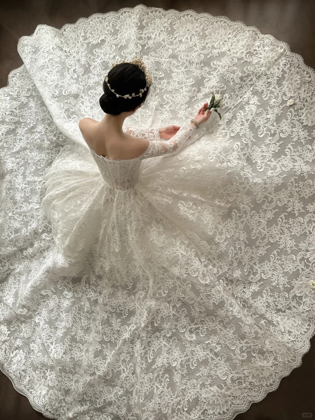 Tu Linh Boutique Váy Cưới Đơn Giản Lotus