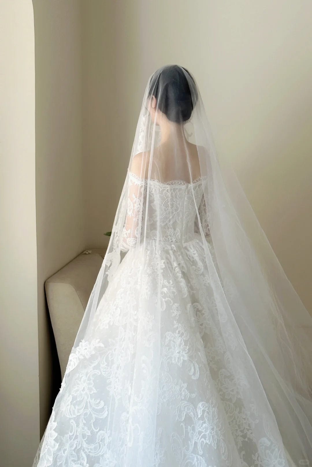 Tu Linh Boutique Váy Cưới Đơn Giản Lotus