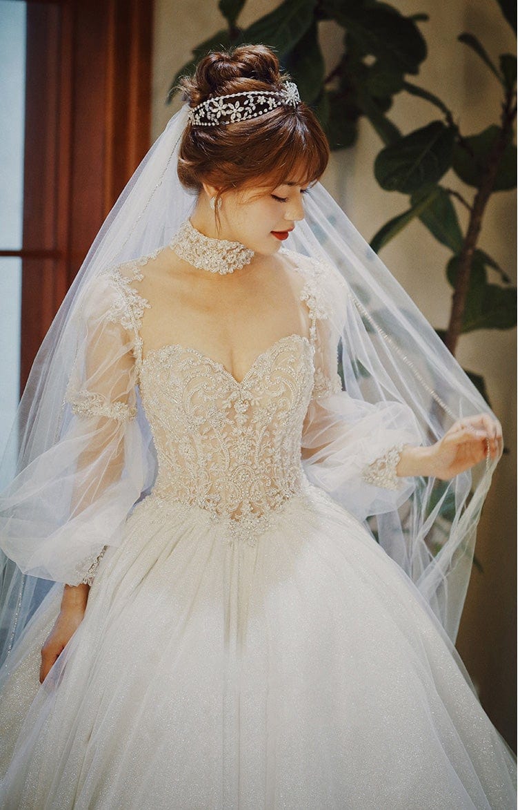 Váy cưới LD9920 tùng xoè trễ vai tay dài đính ren mini  Hadino Studio